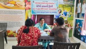 Hanumakonda: సీనియర్ సిటిజన్స్ డే కేర్ సెంటర్ సేవలను వినియోగించుకోవాలి: డాక్టర్ అనితా రెడ్డి