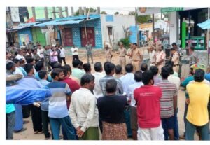 Bhupalpally: అంబట్ పల్లి లో ఖాకీల కార్డన్ అండ్ సెర్చ్ ఆపరేషన్