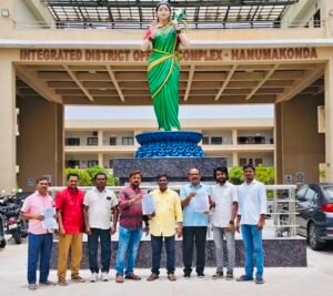 Hanumakonda: అద్దె వాహనాల బిల్లులు పెంచాలని జిల్లా కలెక్టర్‌కు ఓనర్-కమ్-డ్రైవర్ల వినతి