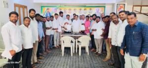 Rangareddy: లబ్ధిదారులకు సీఎం సహాయ నిధి చెక్కులు, ఎల్‌ఓసీ పత్రాల పంపిణీ