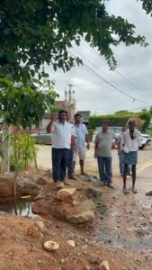 తాగునీటి పైప్‌లైన్ లీకేజీపై అధికారుల నిర్లక్ష్యం… వెంటనే మరమ్మతులు చేపట్టాలని కిస్మత్‌పూర్ మాజీ సర్పంచ్ నీరుడు శేఖర్ ముదిరాజ్ డిమాండ్
