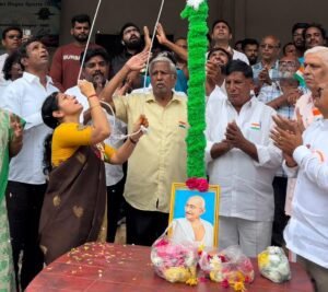Rangareddy: పలు కాలనీల్లో జాతీయ పతాకాన్ని ఆవిష్కరించిన  మంజుల రఘునాథ్ రెడ్డి