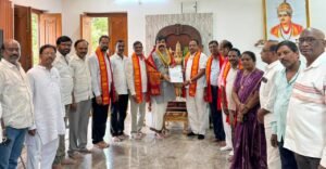 Rangareddy : కొండా విజయ్ కుమార్ తో  ఆత్మీయ సమావేశం నిర్వహించిన ఆర్యవైశ్య మహాసభ కార్యవర్గం
