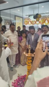 శ్రేష్ఠం గేట్‌వే హోటల్‌ను ప్రారంభించిన ఎమ్మెల్యే ప్రకాష్ గౌడ్