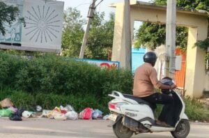 Rangareddy : చెత్తా, చెదారాన్ని పడవేయకుండా అధికారులు సత్వర చర్యలు చేపట్టాలి : బ్యాగరీ రాజు