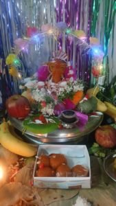 పసుపు వినాయకుడికి 21 రకాల పత్రాలతో ప్రత్యేక పూజలు