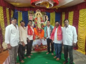 హనుమాన్ ఆటో స్టాండ్ వద్ద ఘనంగా వినాయక పూజలు
