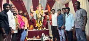 గణేష్ మండపం వద్ద సీపీఐ ఆధ్వర్యంలో అన్నదానం