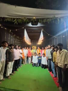 పల్లె చెరువు వద్ద వైభవంగా గణేష్ నవరాత్రి ఉత్సవాలు ​కన్నులపండువగా ప్రత్యేక పూజలు, అన్నదానం ​ముఖ్య అతిథిగా హాజరైన కాటేదాన్ డివిజన్ అధ్యక్షులు ఎస్. వెంకటేష్