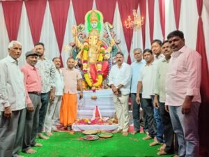 లక్ష్మీగూడ హౌసింగ్ బోర్డు కాలనీలో ఘనంగా వినాయక పూజలు