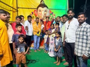 గణేశుని లడ్డూ వేలంపాటలో ఉత్సాహం.. రూ.71 వేలకు కైవసం చేసుకున్న గోదా నరేష్ యాదవ్