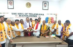 చేనేత అభివృద్ధి కార్పొరేషన్ చైర్మన్ దూడెం వెంకటరమణకు పద్మశాలి సంఘం నేతల శుభాకాంక్షలు