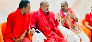 కేంద్ర మంత్రి బండి సంజయ్‌తో చేనేత ఐక్య వేదిక రాష్ట్ర అధ్యక్షులు రాపోలు వీర మోహన్ భేటీ