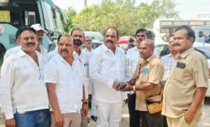 Rangareddy: తెలంగాణ ఆర్టీసీ వర్కర్స్ యూనియన్ పోలింగ్ కేంద్రాన్ని సందర్శించిన రాగం నాగేందర్ యాదవ్