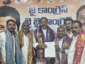 Medchal-Malkajgiri: ఎం.డి. నయీమ్‌ ను ఘనంగా సన్మానించి అభినందనలు తెలిపిన బండి రమేష్