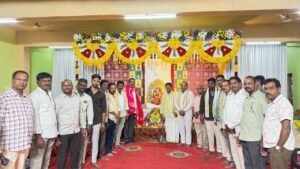 కాటేదాన్‌లో కన్యకా పరమేశ్వరి అమ్మవారిని దర్శించుకున్న ఎమ్మెల్యే ప్రకాష్ గౌడ్ బాలా త్రిపుర సుందరి దేవి అలంకారంలో దర్శనమిచ్చిన అమ్మవారు