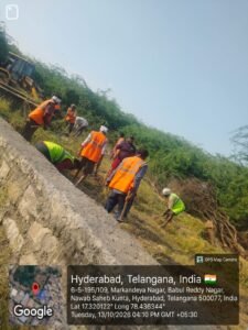 బాబుల్ రెడ్డి నగర్‌లో నర్సబాయి కుంట వద్ద హైడ్రా శుభ్రత పనులు పిచ్చి మొక్కలు, పొదలు, చెట్ల కొమ్మల తొలగింపు.. కుంటల పరిరక్షణకు చర్యలు