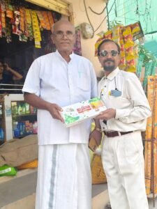 Rangareddy : తీపి గుర్తుల కానుకలను స్వయంగా అందజేసిన తాడిబోయిన రామస్వామి యాదవ్