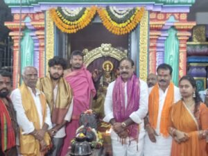 Medchal-Malkajgiri: నవరాత్రి, దసరా ఉత్సవాల్లో పాల్గొని అమ్మవారికి ప్రత్యేక పూజలు నిర్వహించిన