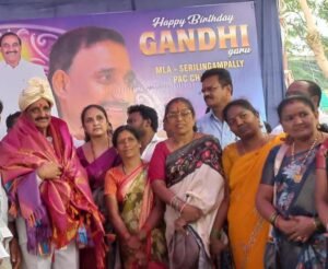 Rangareddy: ఆరెకపూడి గాంధీని ఘనంగా సత్కరిస్తూ జన్మదిన శుభాకాంక్షలు తెలిపిన సుజాత గౌడ్
