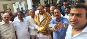 Rangareddy: ఆరెకపూడి గాంధీని ఘనంగా సత్కరిస్తూ జన్మదిన శుభాకాంక్షలు తెలిపిన ఖాసీం సార్