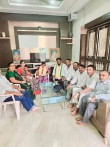 ప్రగతి కాలనీలో ఇంటింటికీ వెళ్లి పట్టభద్రుల ఓటరు నమోదు