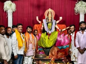 Rangareddy: అమ్మవారి మండపాలను సందర్శించి పూజలు చేసిన అనిల్ కుమార్ యాదవ్