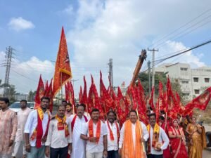 మైలార్‌దేవ్‌పల్లిలో వైభవంగా జీన్ మాత 7వ వార్షికోత్సవ నిశాన్ శోభాయాత్ర భక్తిశ్రద్ధలతో పాదయాత్ర.. భజనలతో మార్మోగిన వీధులు