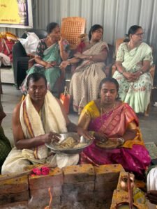Rangareddy: శ్రీ వాసవి కన్యక పరమేశ్వరి దేవాలయంలో  వైభవంగా దేవి  నవరాత్రి ఉత్సవాలు