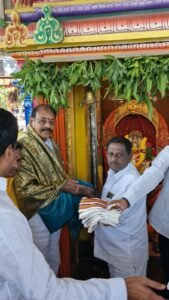 Medchal-Malkajgiri: శ్రీశ్రీశ్రీ నల్లపోచమ్మ తల్లి ఆలయంలో ప్రత్యేక పూజలుచేసిన బండి రమేష్